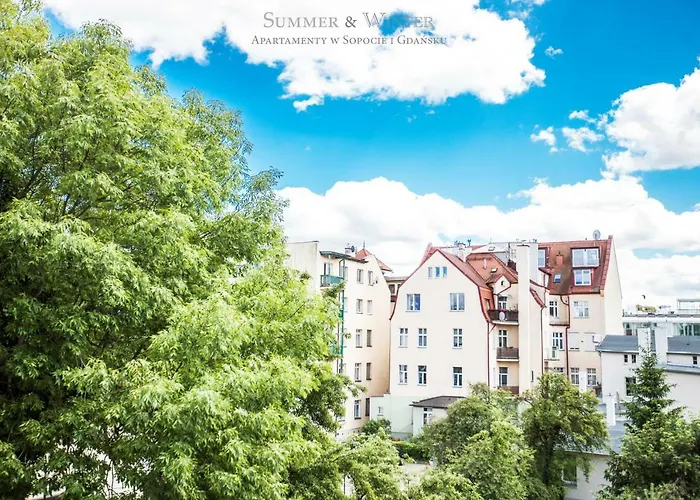 Summerwinter - 2 Luxury Wonder & Heaven Apartaments, 100M M Cassino - 2 Or 3 Bedrooms & Sofa, Parking